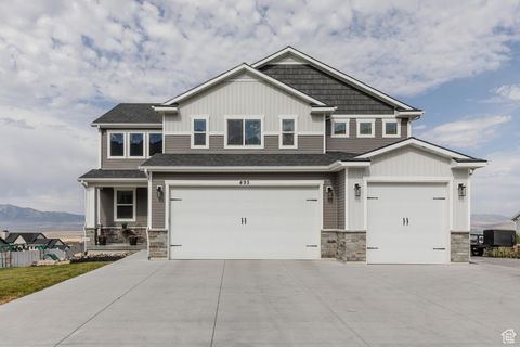 Photo of 495 N 900 E, Hyde Park, UT 84318 (MLS # 2116524)