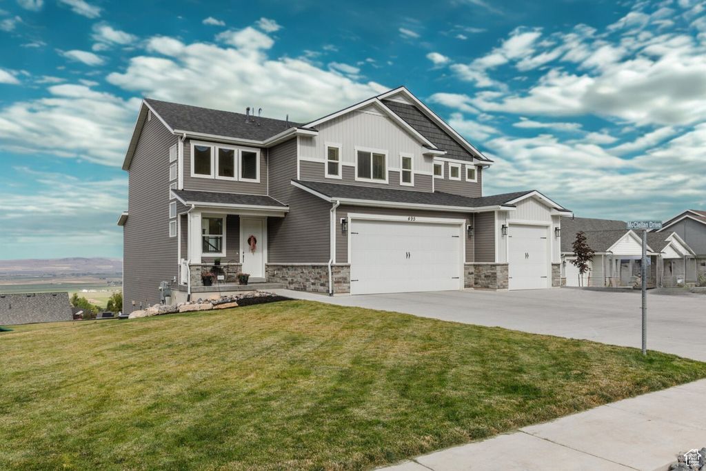 Photo of 495 N 900 E, Hyde Park, UT 84318 (MLS # 2116524)