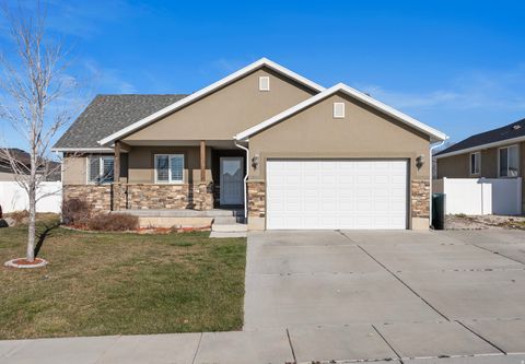 Tiny photo for 265 W 125 N, Clearfield, UT 84015 (MLS # 2132248)