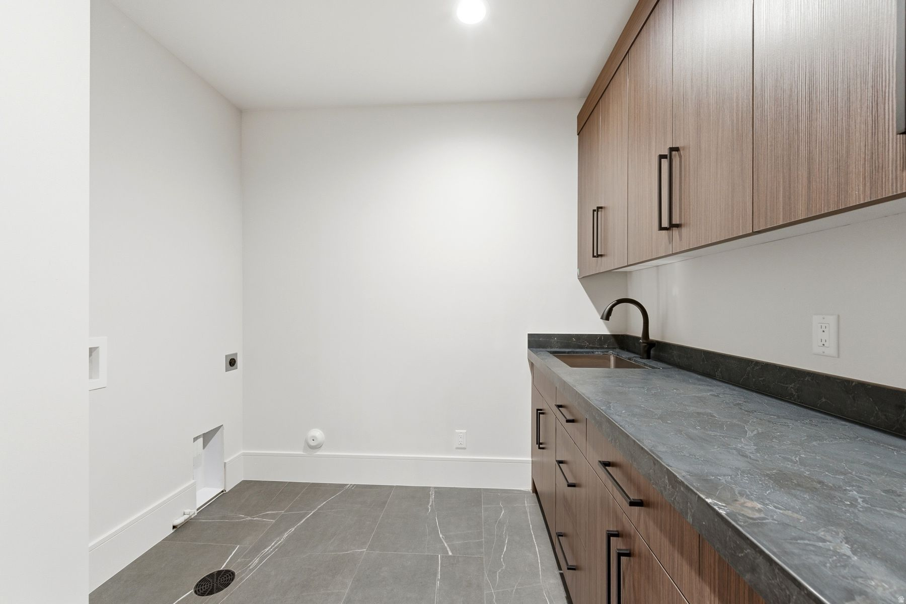 RIVER VIEW - Residential