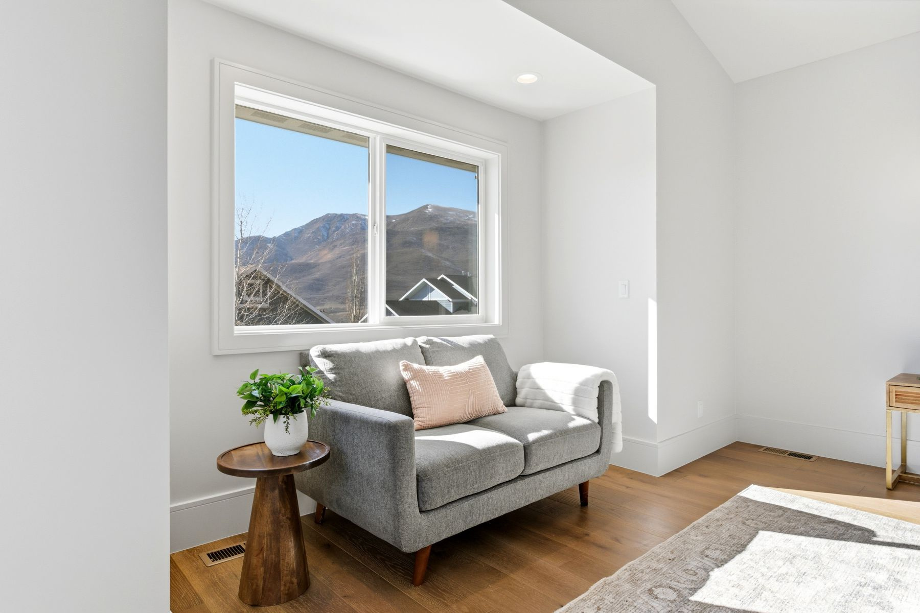 RIVER VIEW - Residential