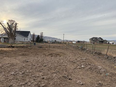 Tiny photo for 6167 S 2800 W, Lake Shore, UT 84660 (MLS # 2134328)