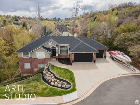 Photo of 1907 N BRIDGE CT, Layton, UT 84040 (MLS # 2128822)