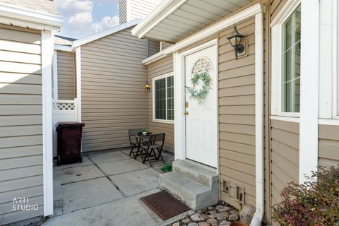 Tiny photo for 919 W NEW HAMPTON DR S, Murray, UT 84123 (MLS # 2120510)