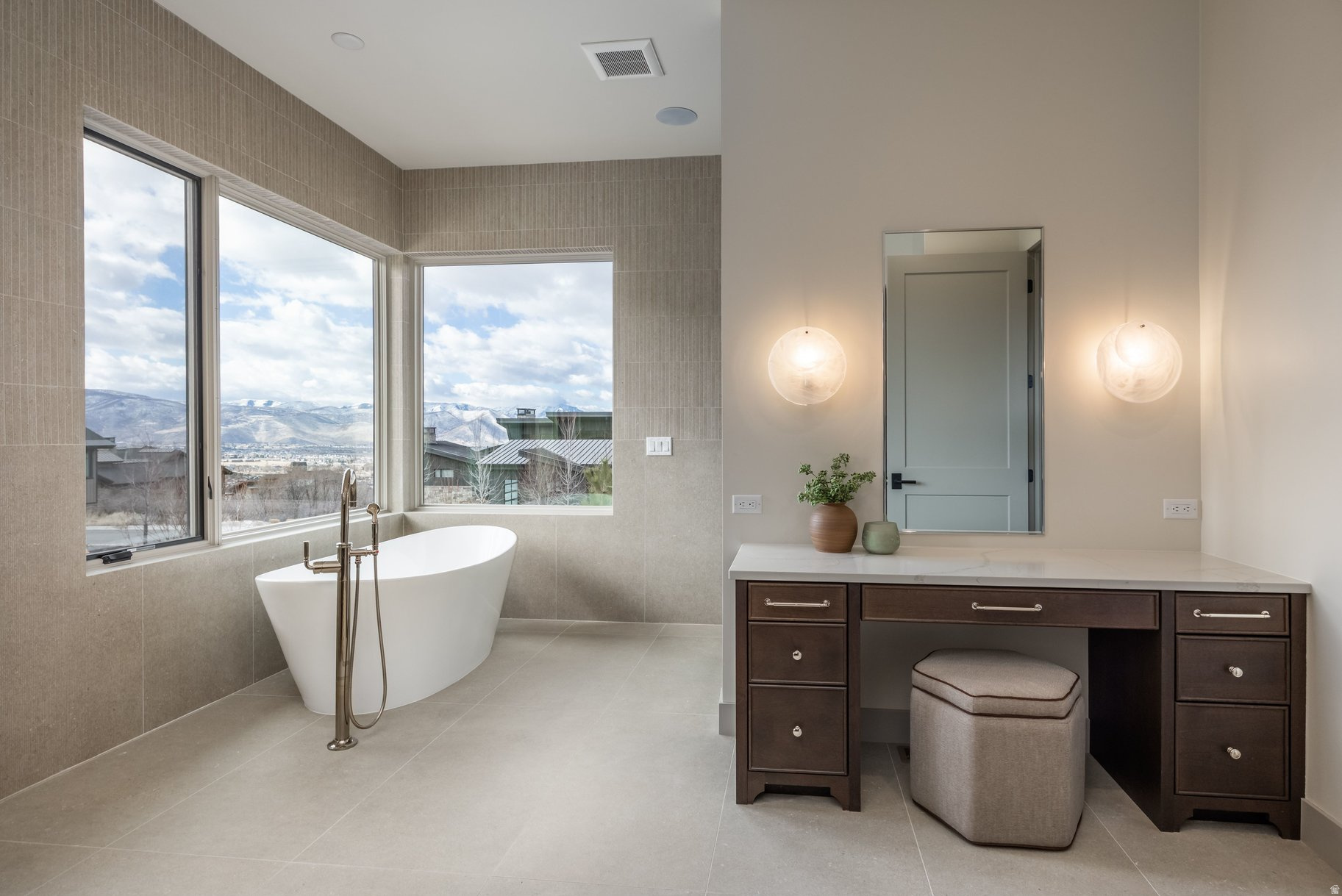 RED LEDGES - Residential