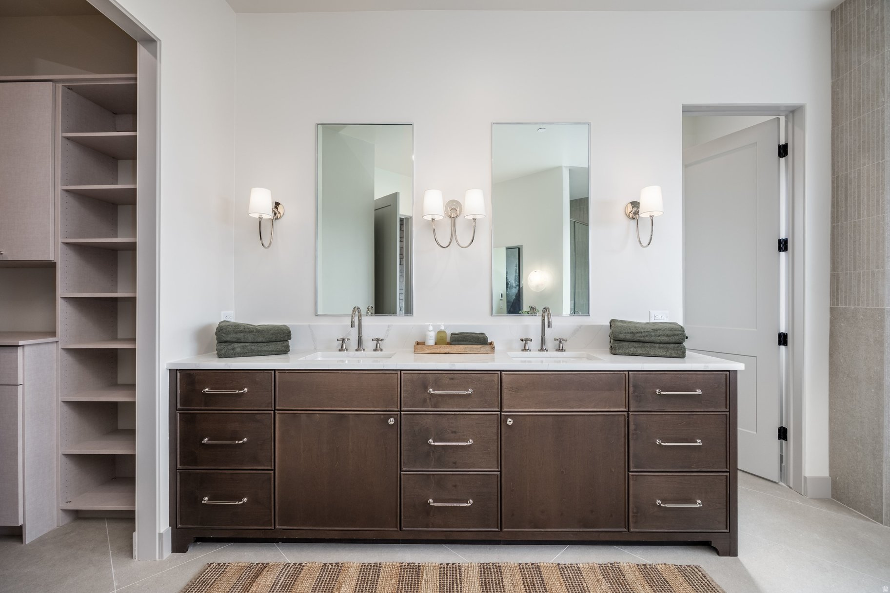 RED LEDGES - Residential