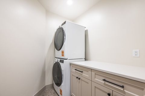 Tiny photo for 2065 E CHIMNEY ROCK CIR, Heber City, UT 84032 (MLS # 2140587)