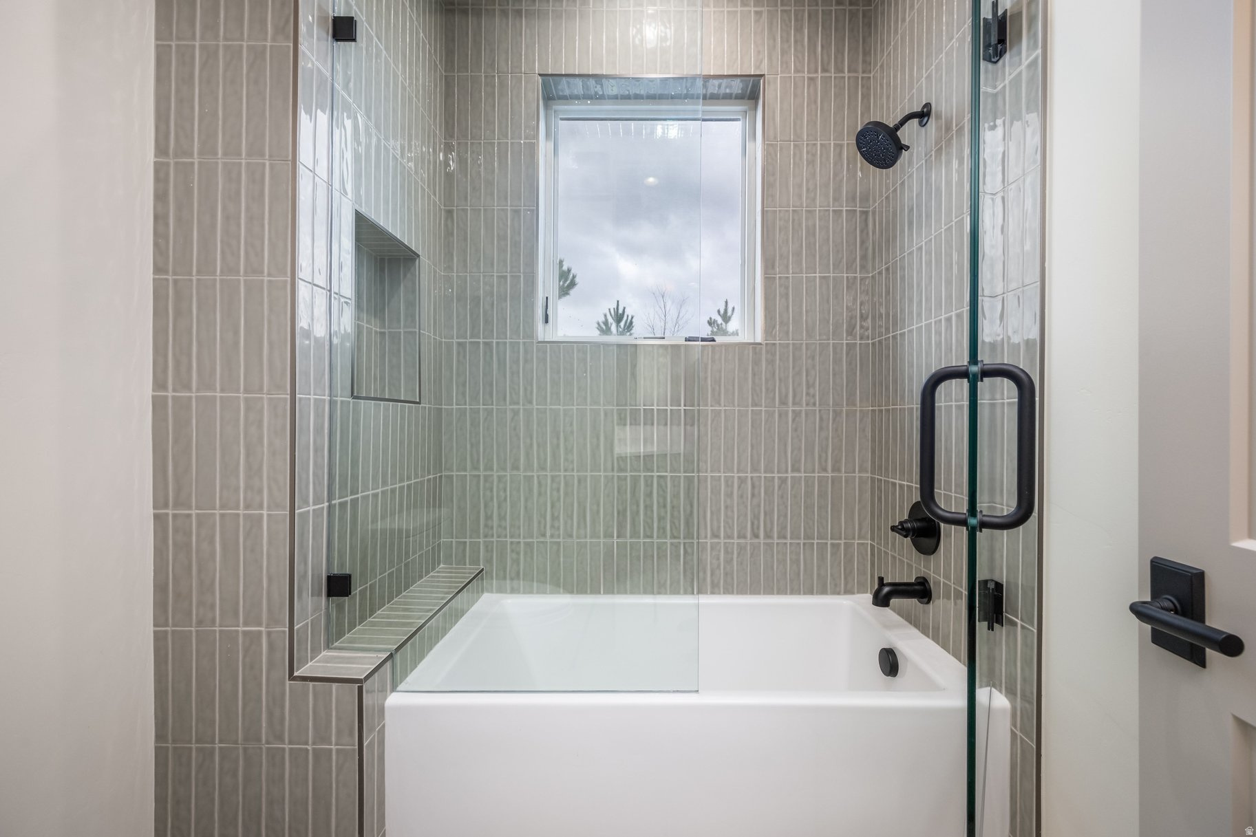 RED LEDGES - Residential