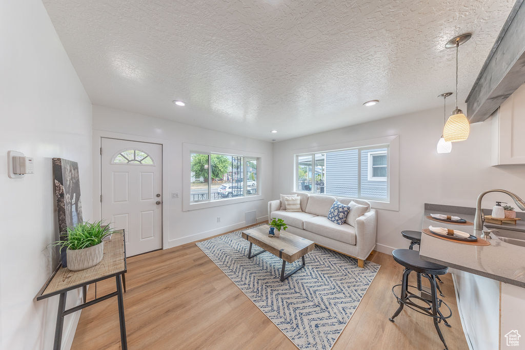 3223 LINCOLN AVE