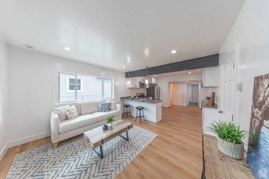 3223 LINCOLN AVE