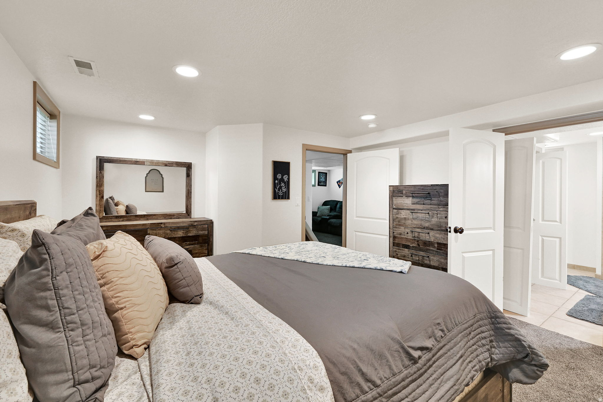 NOB HILL - Residential