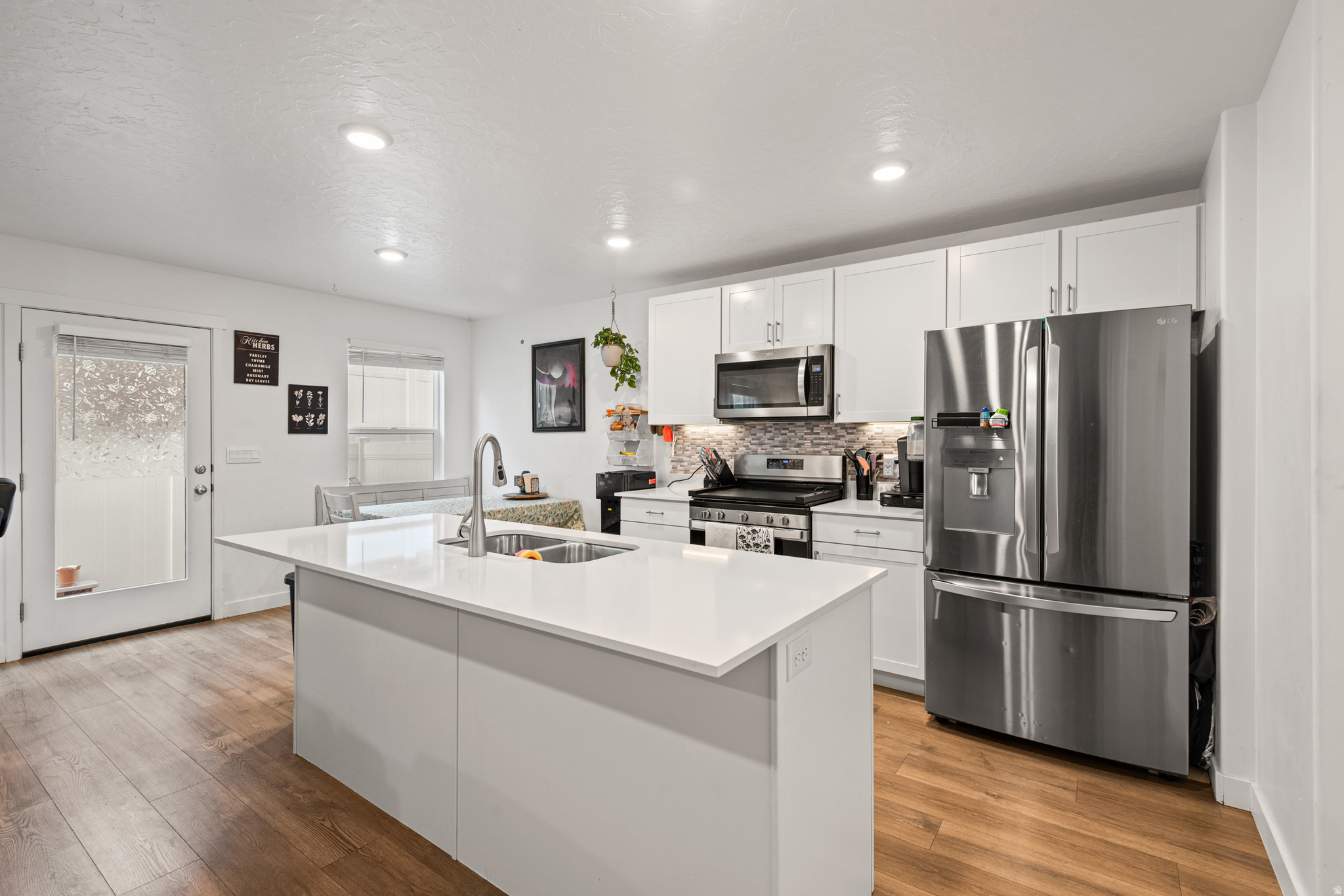 GATEWAY TO LITTLE VALLEY - Residential