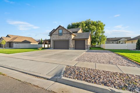 Tiny photo for 2801 W 2325 N, Plain City, UT 84404 (MLS # 2113280)