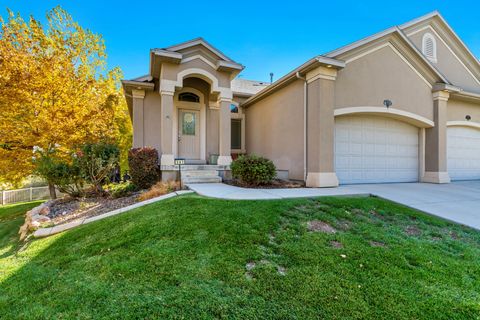 Photo of 341 E EDGEMONT DR S, North Salt Lake, UT 84054 (MLS # 2129754)