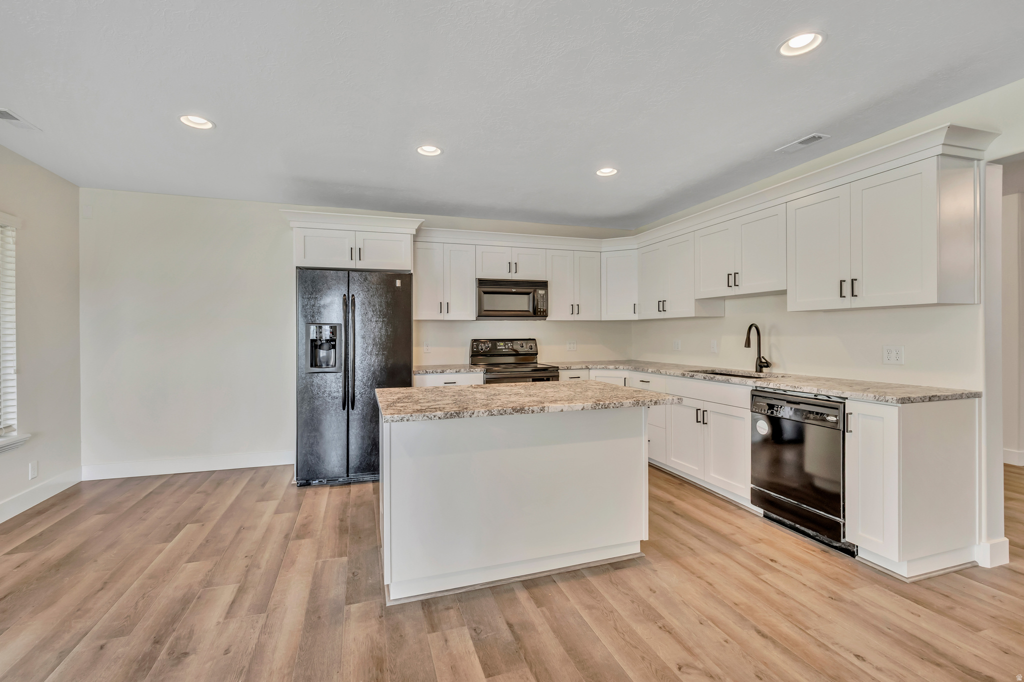 EDGEWOOD ESTATES - Residential Income