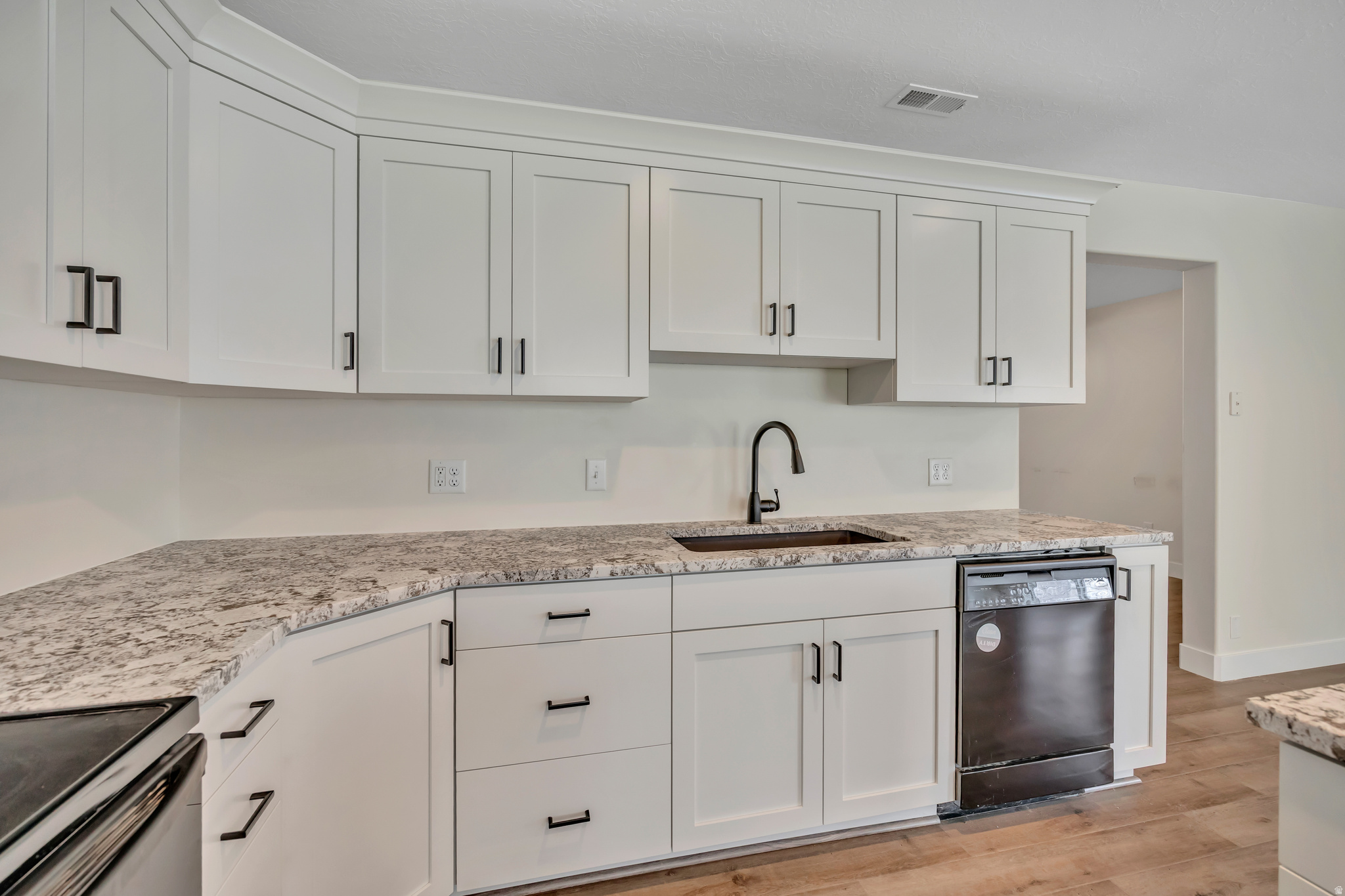 EDGEWOOD ESTATES - Residential Income