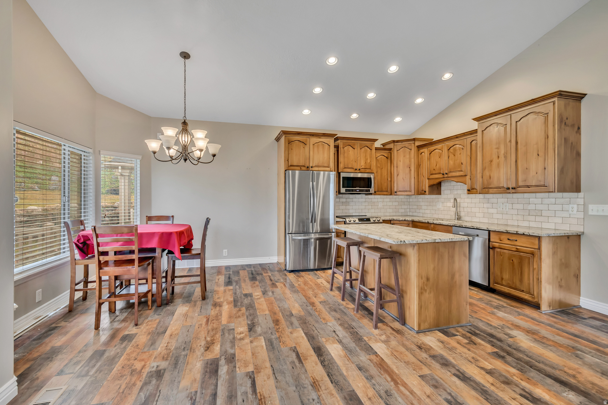 EDGEWOOD ESTATES - Residential Income