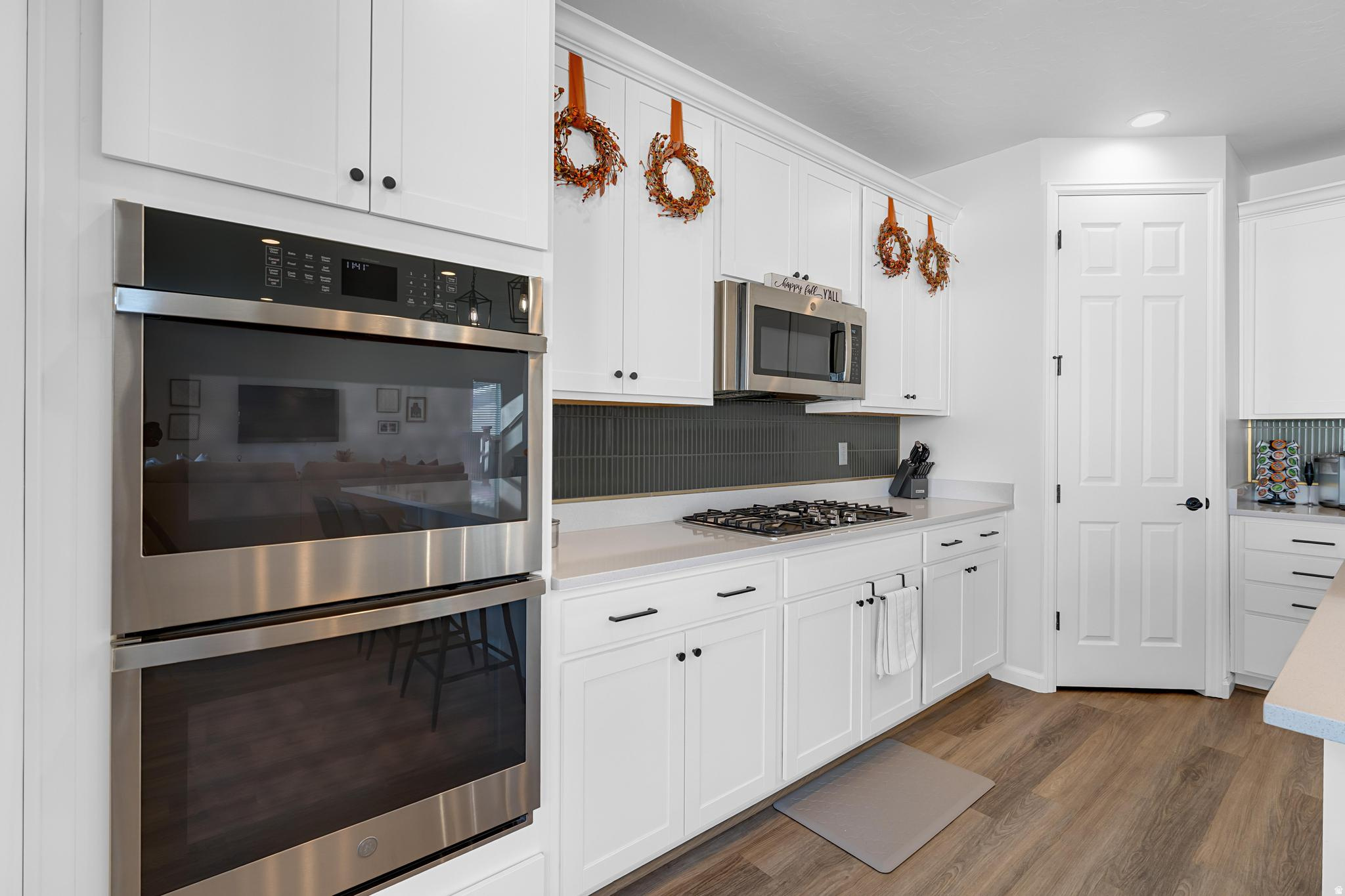 PONY EXPRESS ESTATES - Residential