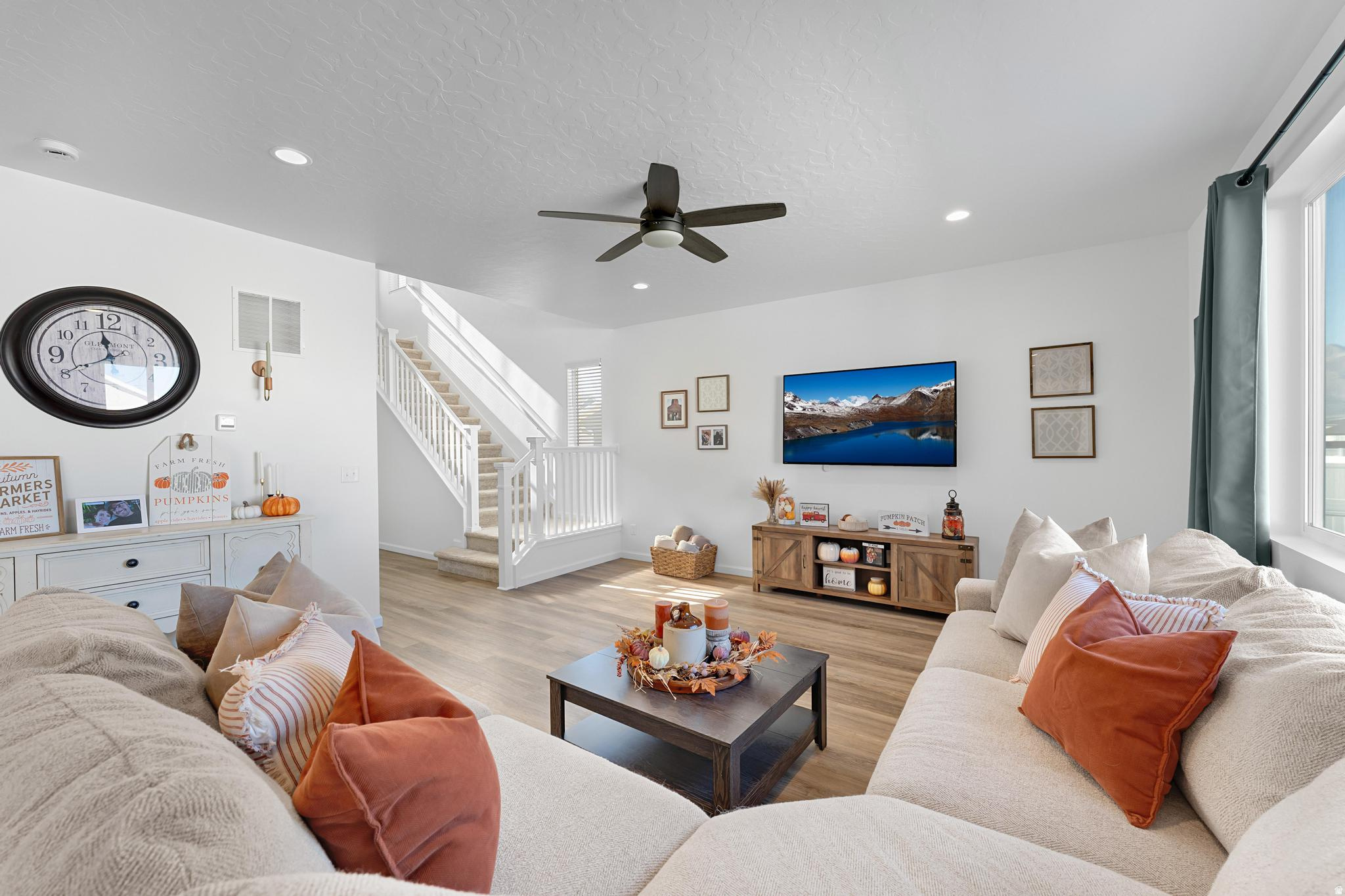 PONY EXPRESS ESTATES - Residential