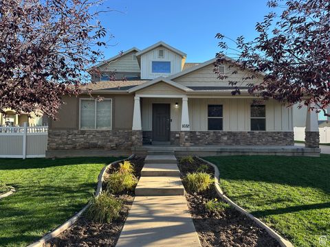 Photo of 1032 N APPLE SEED LN W, Santaquin, UT 84655 (MLS # 2118668)