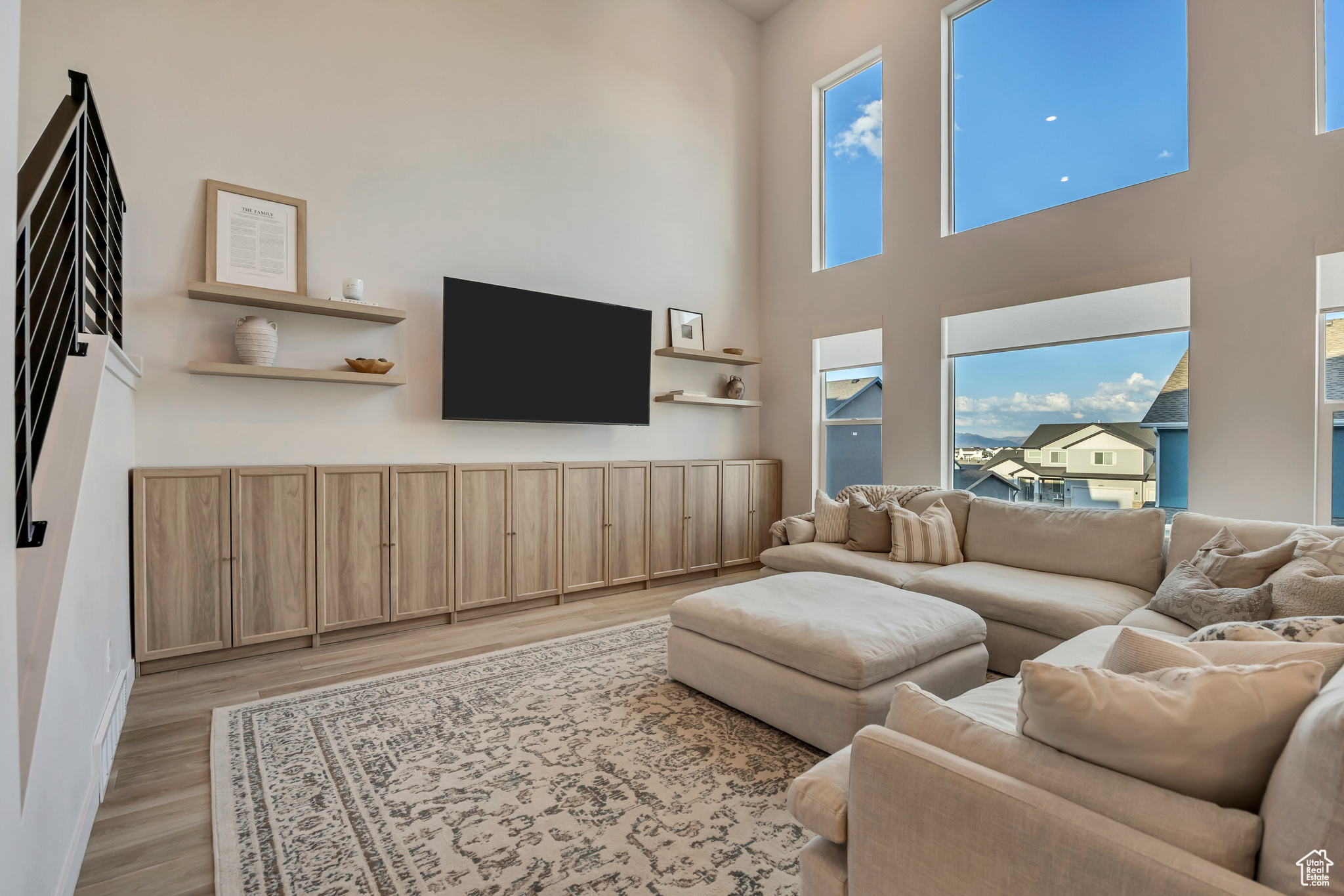 SUNSET HILLS - Residential