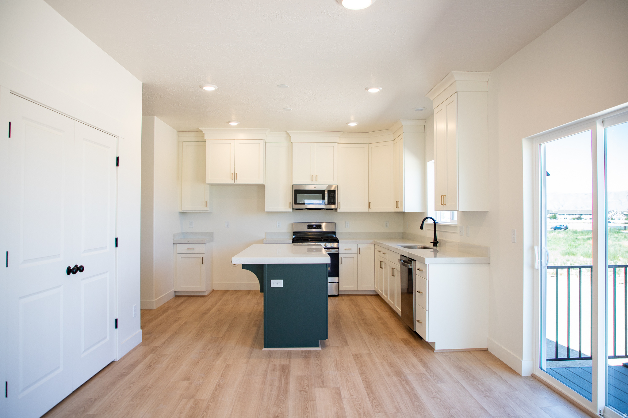 SALEM FIELDS - Residential