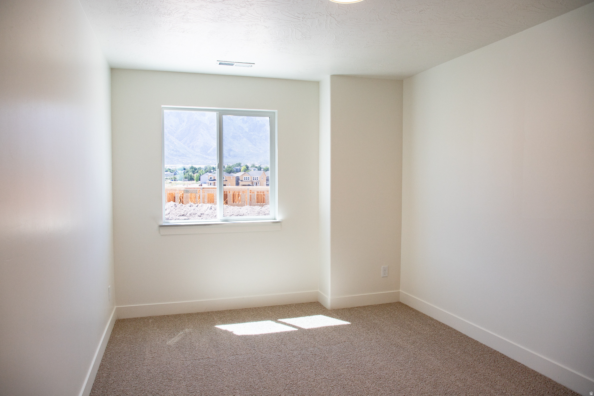 SALEM FIELDS - Residential