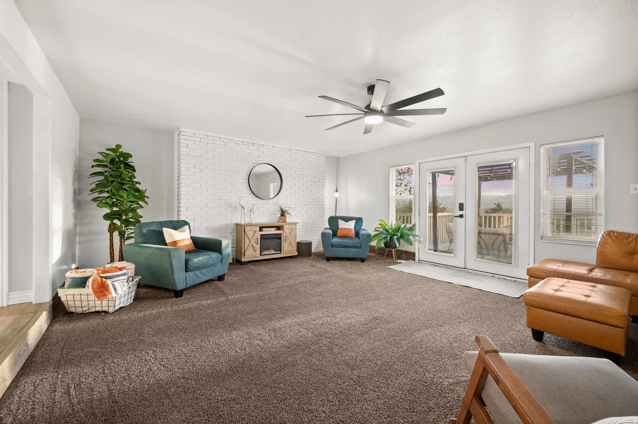 WHITE CITY - Residential