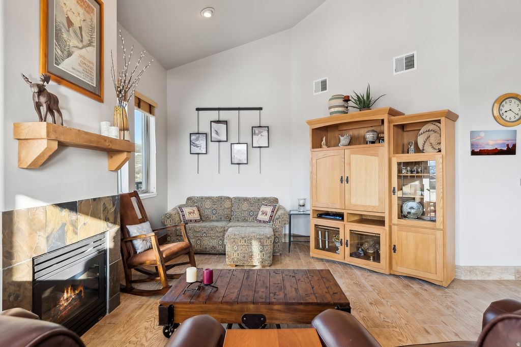 Photo of 6605 OVERLAND DR #301, Park City, UT 84098 (MLS # 2124523)