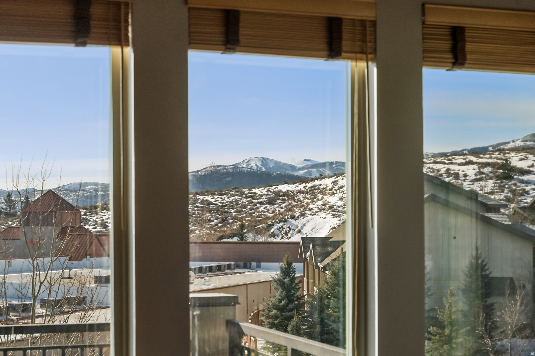 CRESTVIEW CONDOMINIUMS PHASE II - Residential Lease