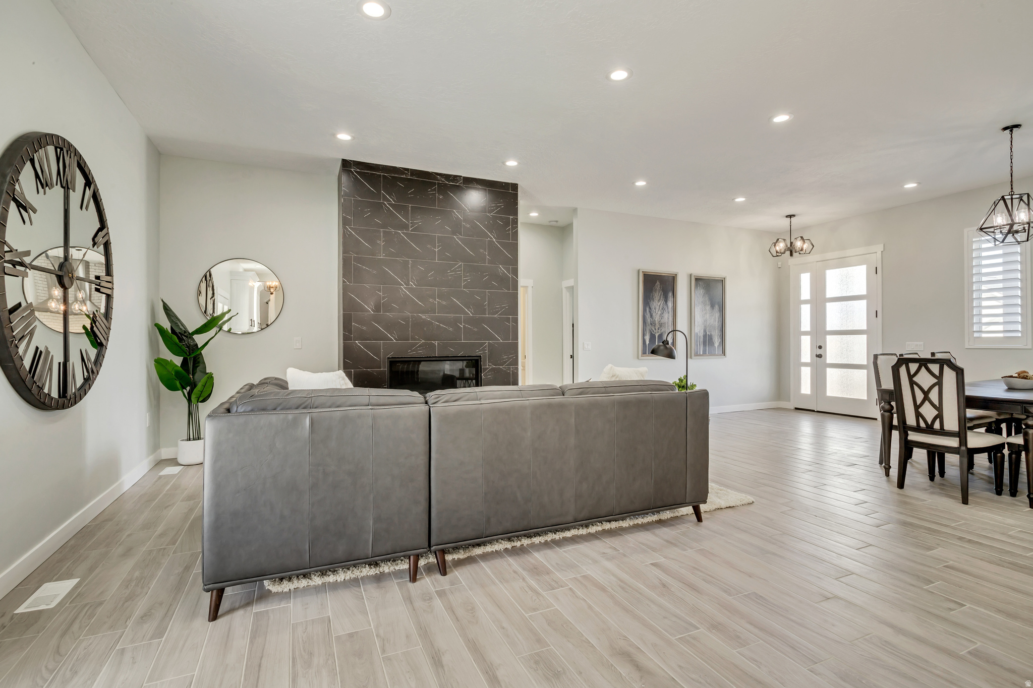 OAKRIDGE COVE - Residential