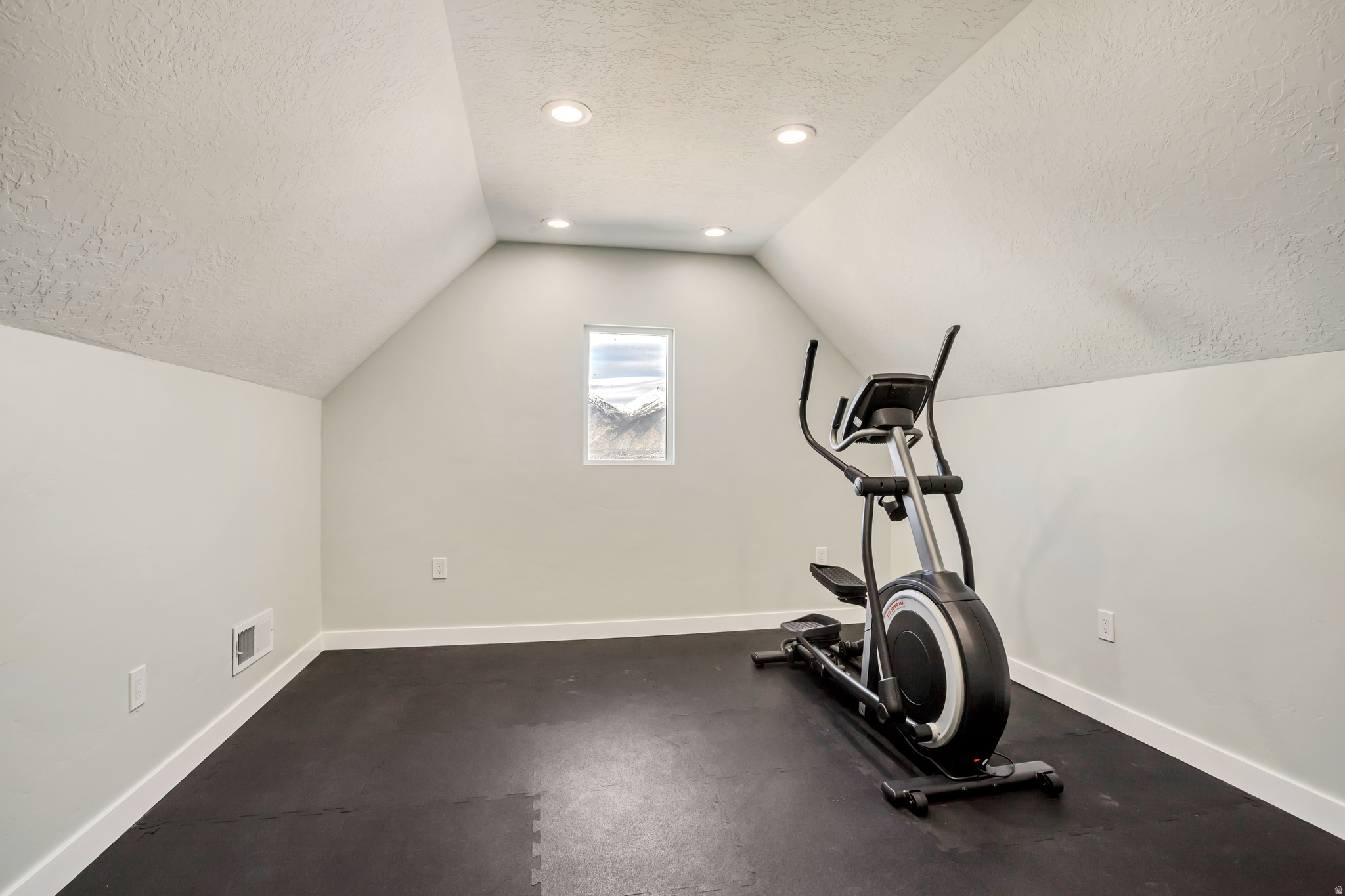 OAKRIDGE COVE - Residential