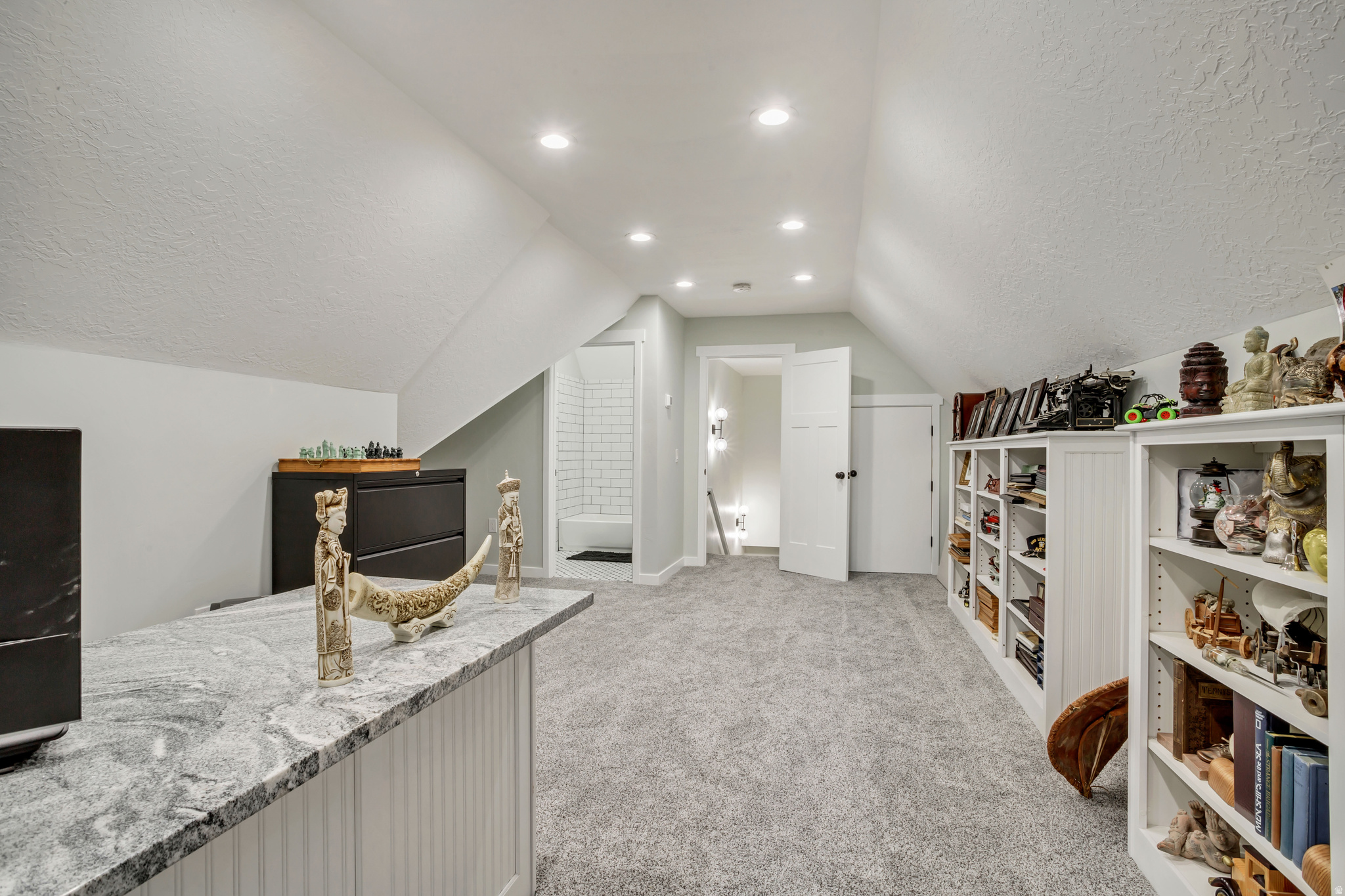 OAKRIDGE COVE - Residential