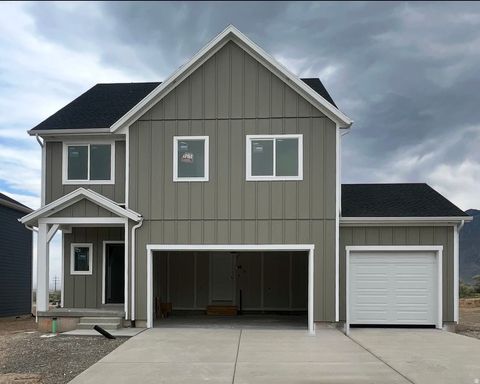Photo of 1447 E ASPEN GROVE DR #914, Spanish Fork, UT 84660 (MLS # 2156557)