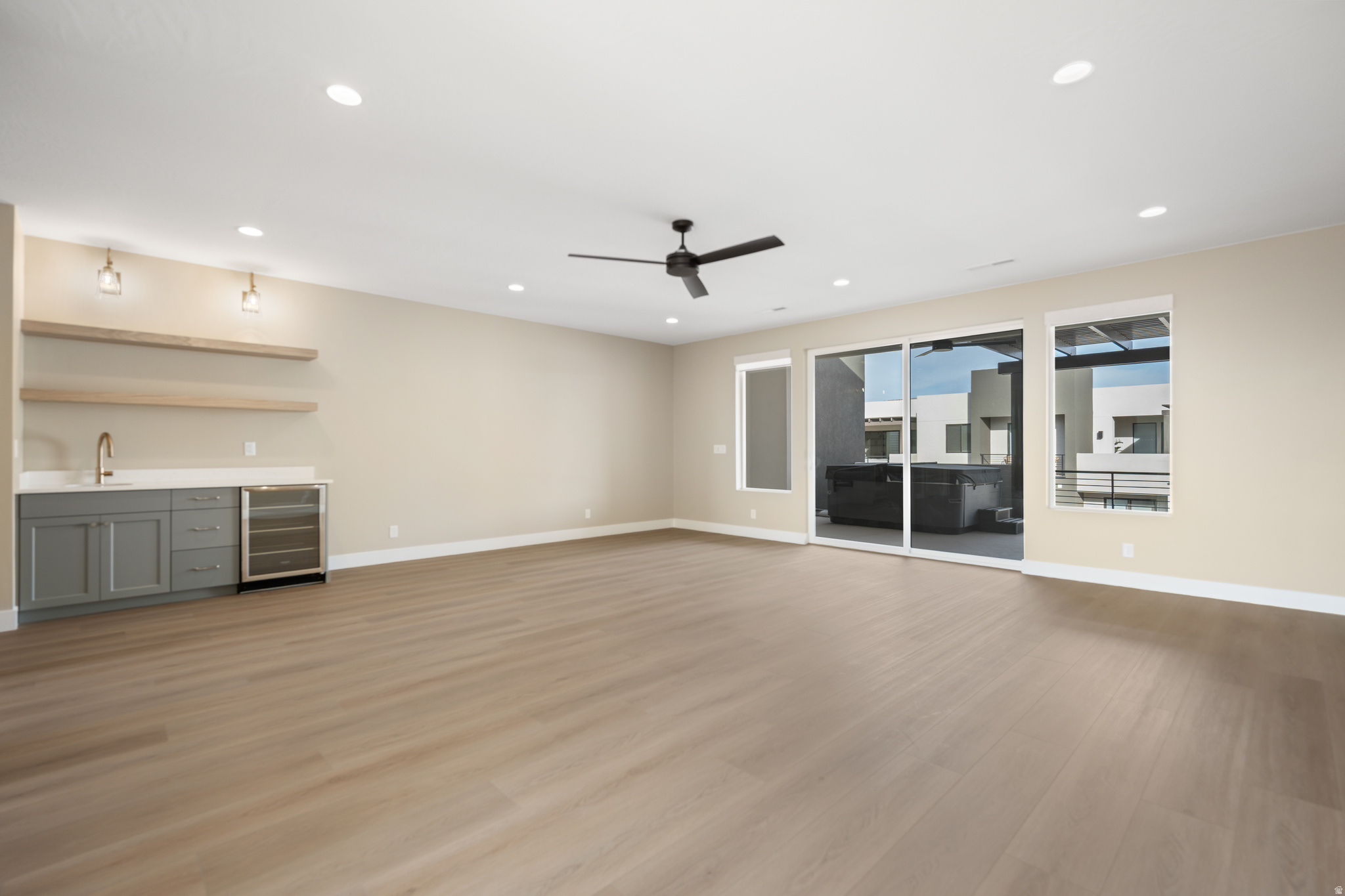 DESERT COLOR RESORT 4B & 6 (SG) - Residential