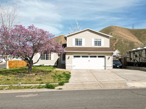 Photo of 1125 S 860 W, Tooele, UT 84074 (MLS # 2147632)