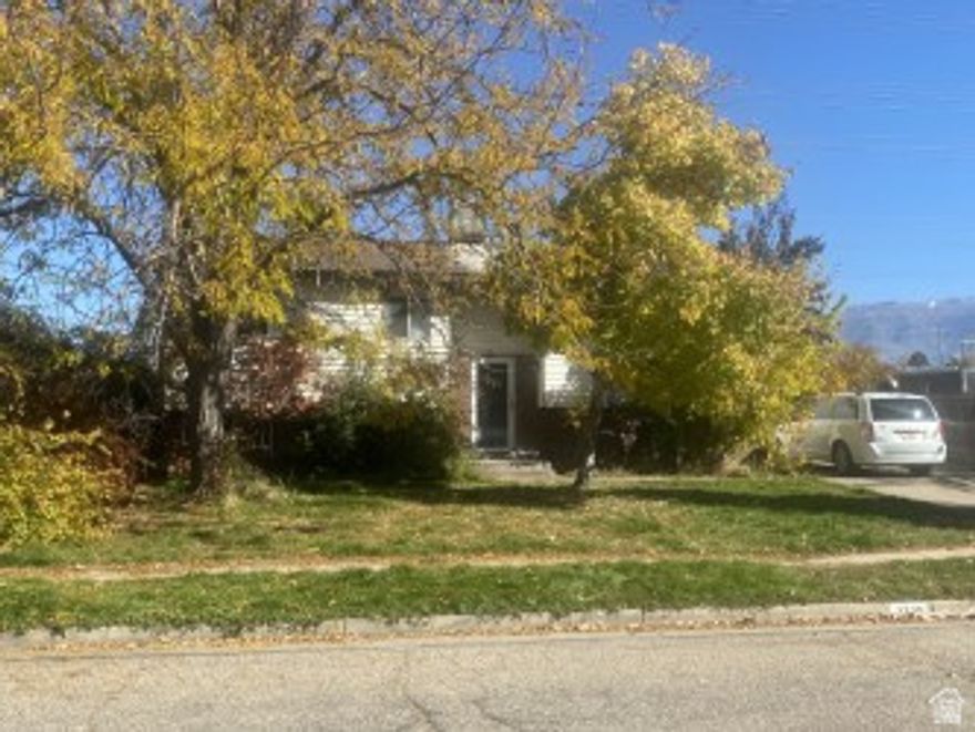 Flipper Special!  Property sold as is, where is.  No warranties written or expressed.  Home will be available for scheduled appointments until 11-10-25 at which time owner will review all offers and select preferred offer.  Upon acceptance, buyer will put up a $2500 non refundable earnest money.  Home to be sold cash only.  Proof of funds to be submitted w/offer.