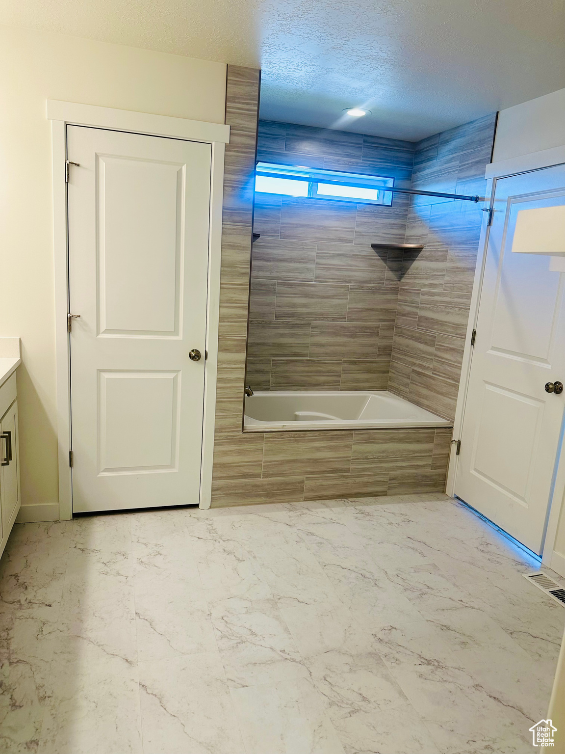 PACIFIC SPRINGS - Residential