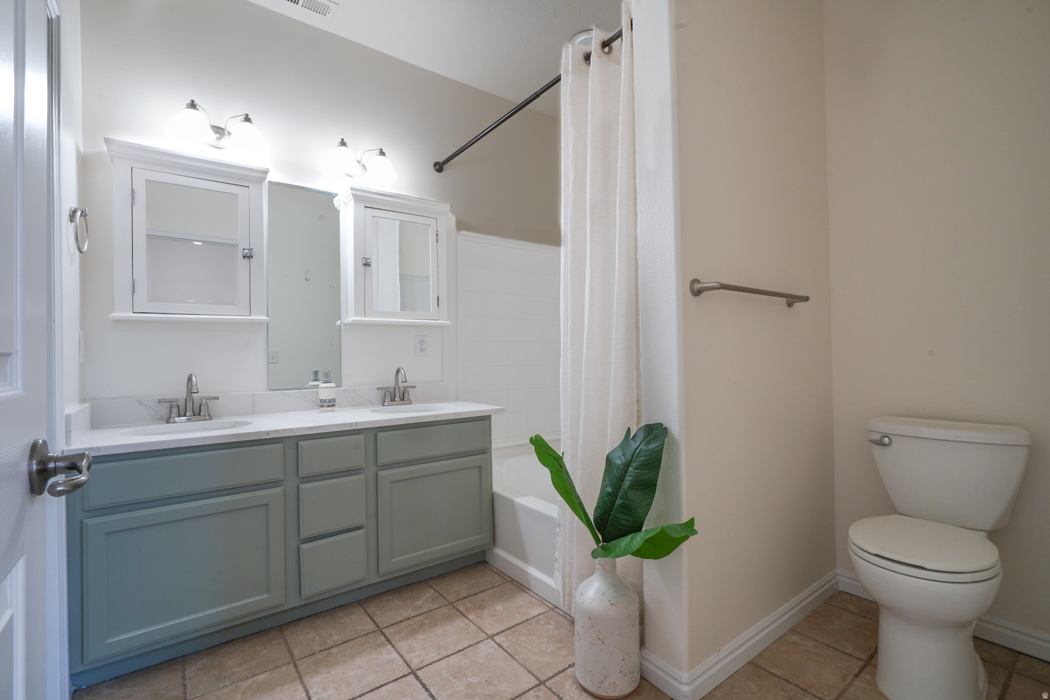 ROBINS - Residential