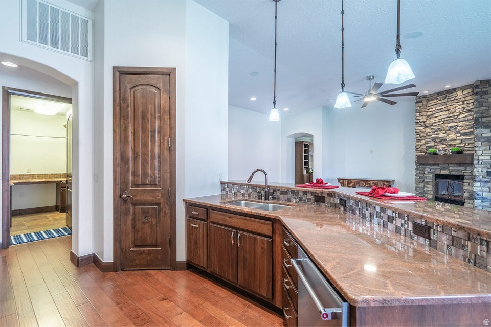 SILVERSTONE 4 AT GREEN SPRINGS - Residential