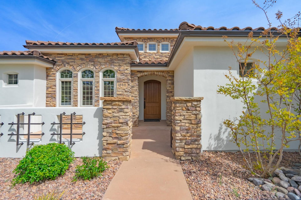 SILVERSTONE 4 AT GREEN SPRINGS - Residential