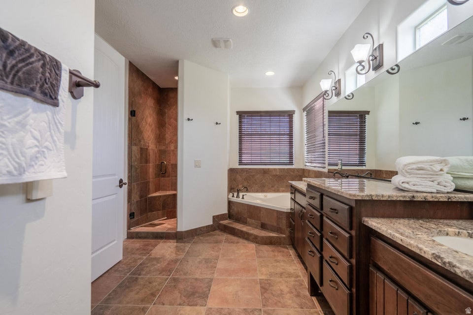 SILVERSTONE 4 AT GREEN SPRINGS - Residential