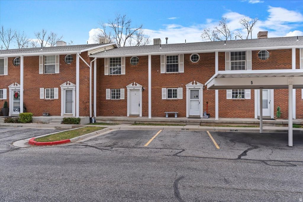 Photo of 357 MONROE BLVD #5, Ogden, UT 84404 (MLS # 2127989)