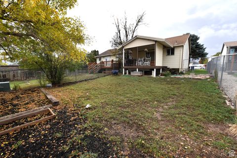 Photo of 2306 W BONNIEBROOK CIR, Taylorsville, UT 84129 (MLS # 2117576)