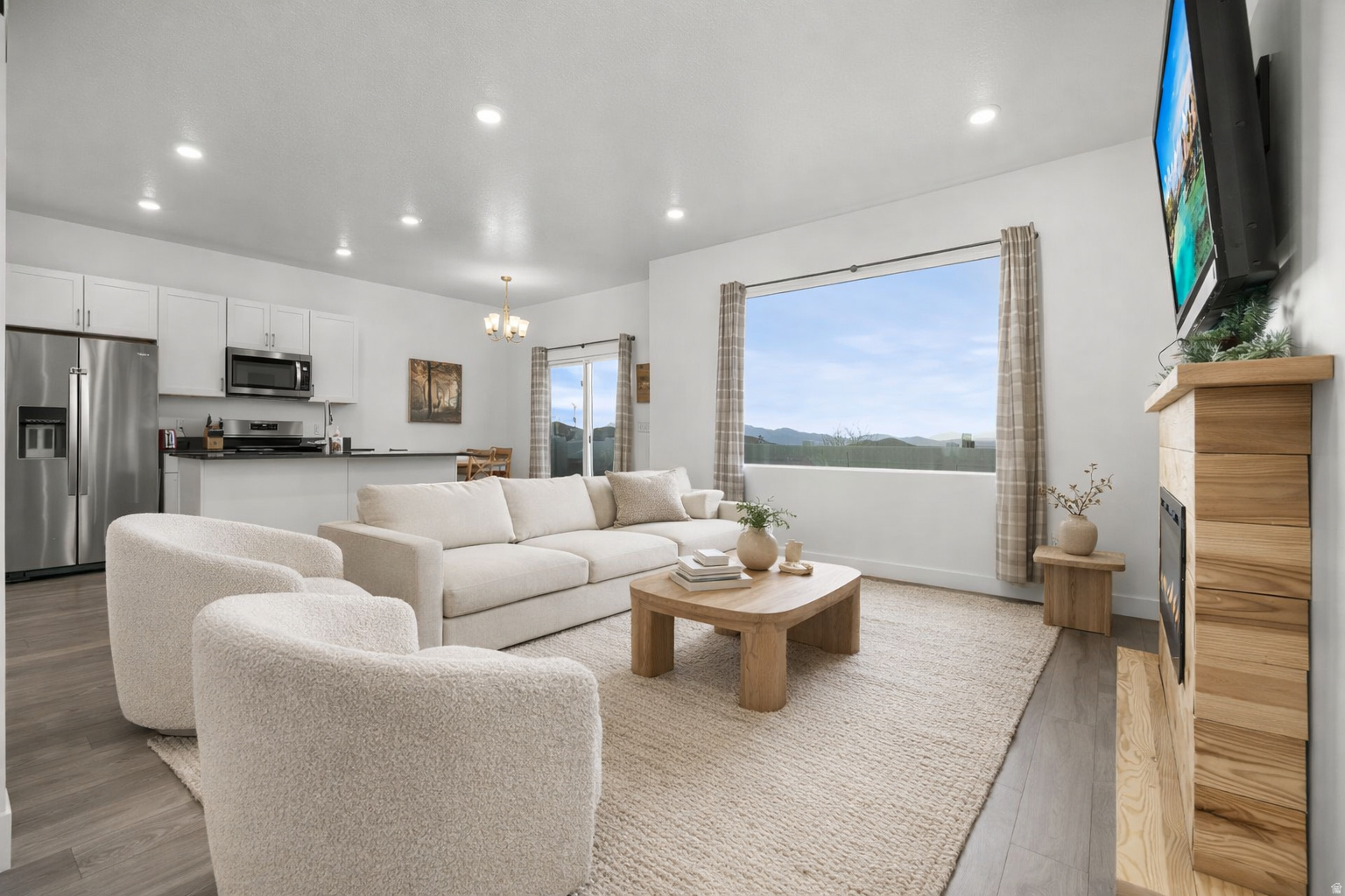 FOOTHILL VILLAGE - Residential