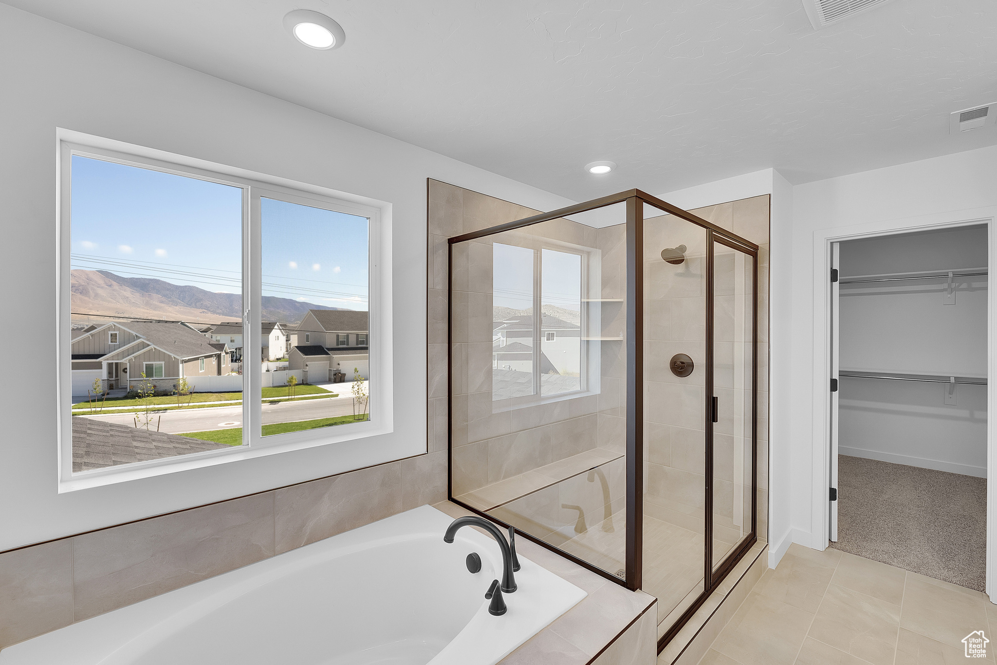 PONY EXPRESS ESTATES - Residential