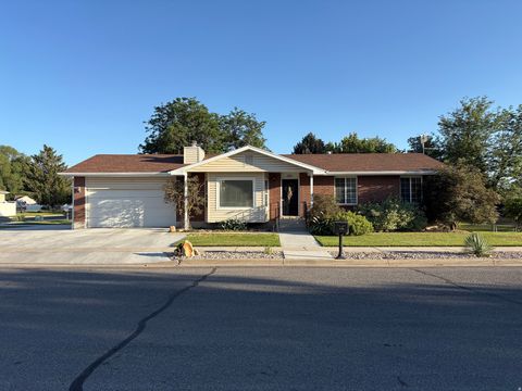 Photo of 1201 W MARINWOOD AVE, Taylorsville, UT 84123 (MLS # 2151737)