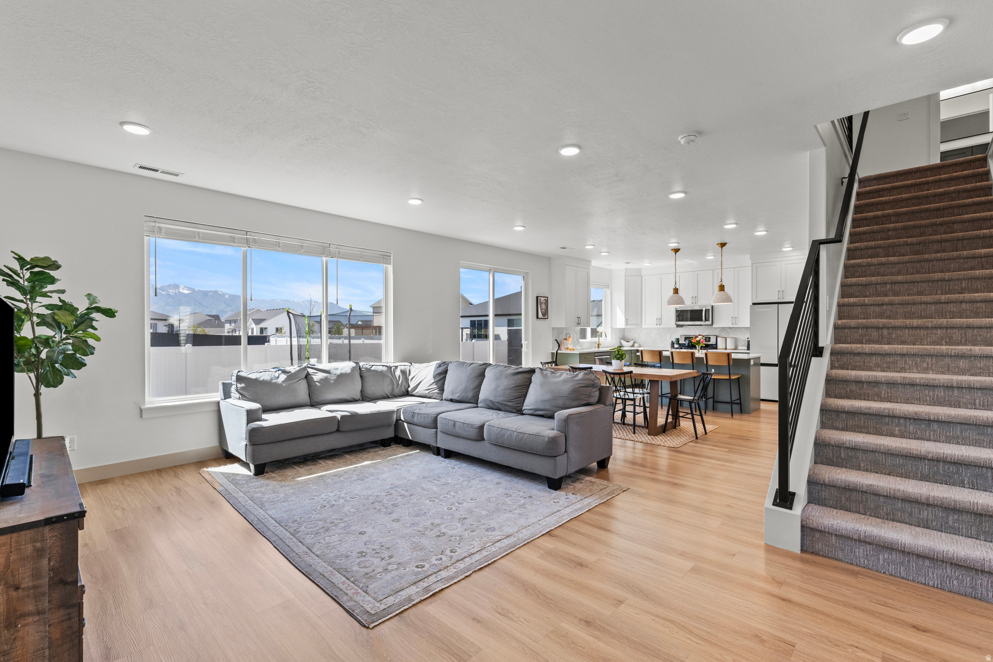 AUBURN HILLS - Residential