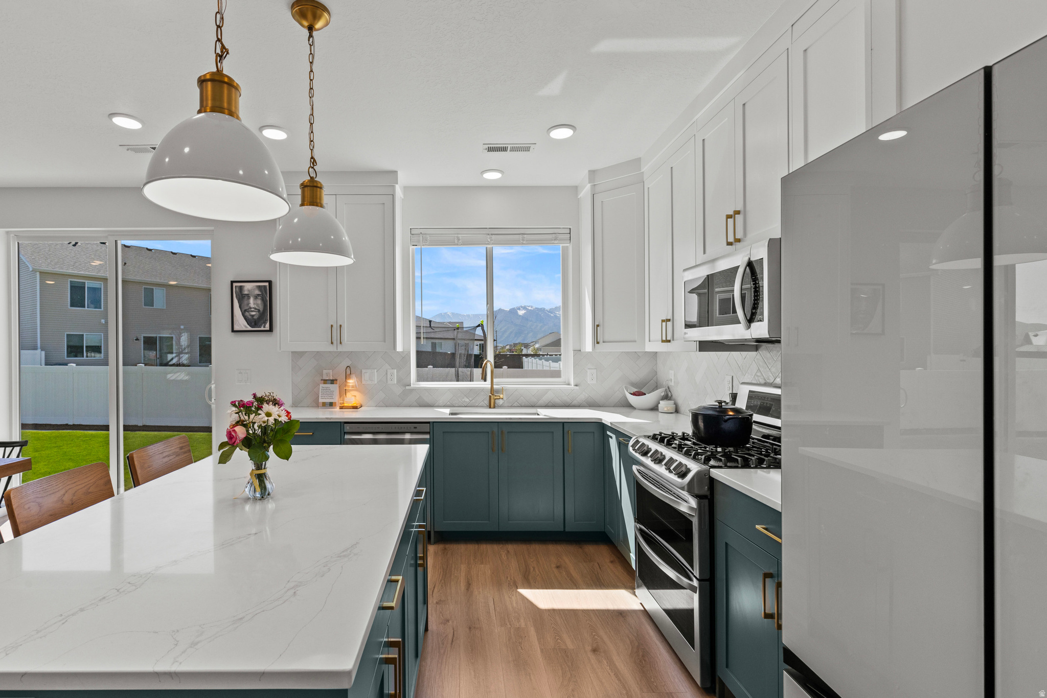 AUBURN HILLS - Residential
