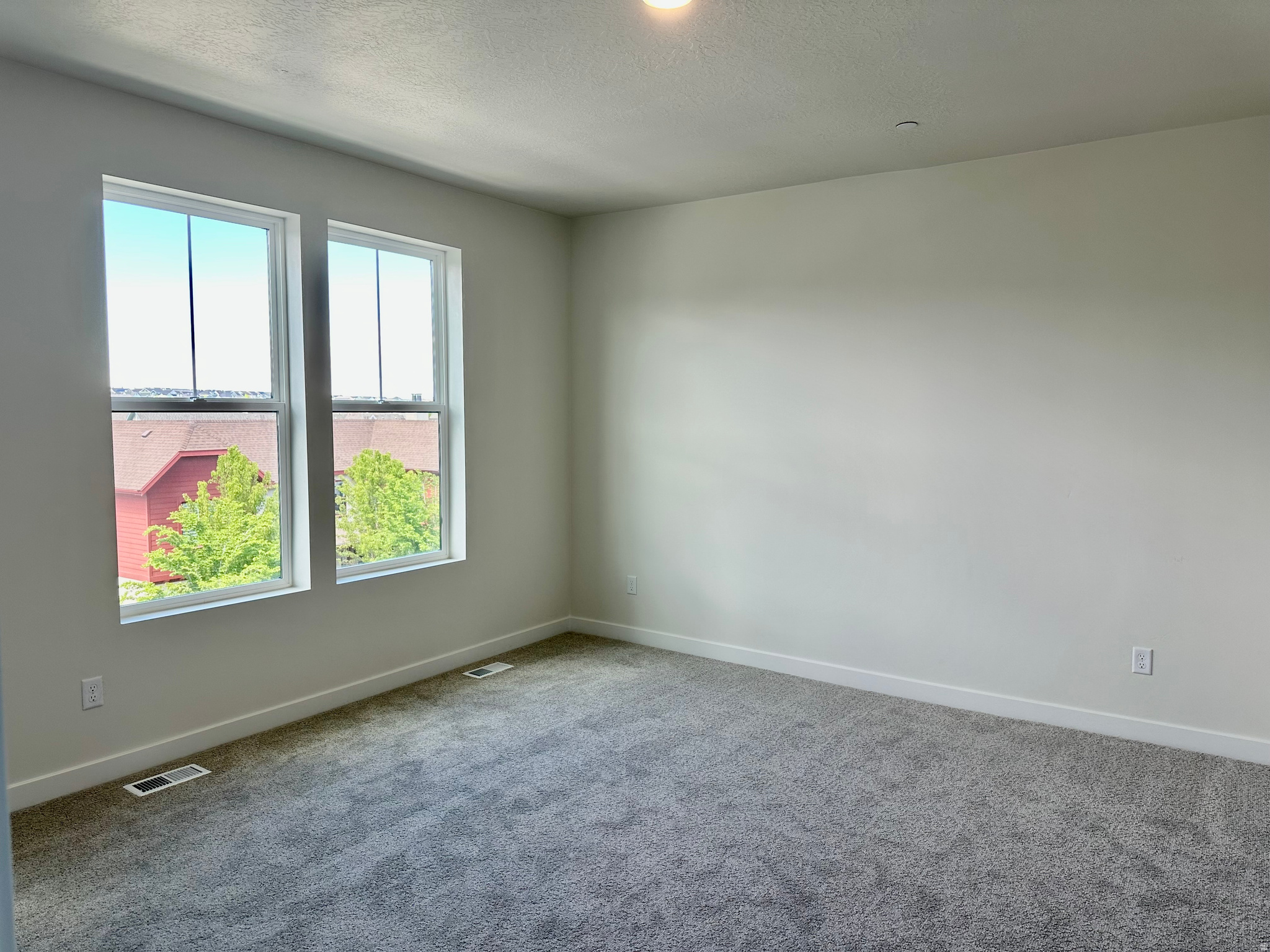 DAYBREAK - Residential